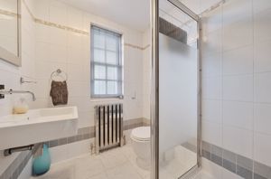En Suite- click for photo gallery